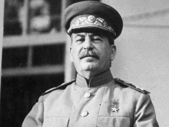 Россия снова полюбила Сталина благодаря Путину