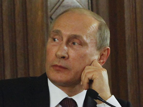 Путин намекнул, что отзывать лицензии у банков надо осторожнее