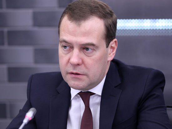 Медведев предложил отменить ввозные пошлины на оборудование для развития микроэлектроники