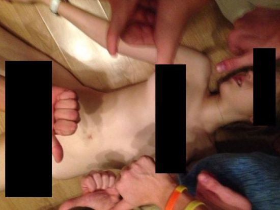 В Новосибирске жестоко изнасиловали девушку: "6 парней, бутылка водки, зажигалка и еще чето"