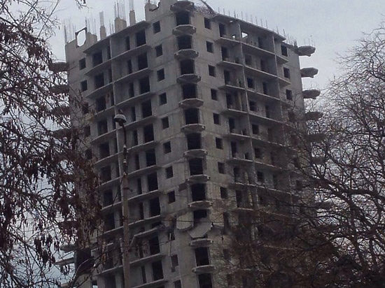 16-этажный дом в Севастополе уже выдержал два взрыва