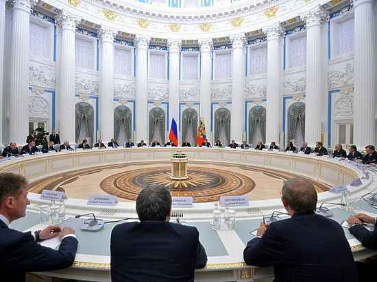 Путин, 40 олигархов и Набиуллина: как проходила тайная вечеря в Кремле