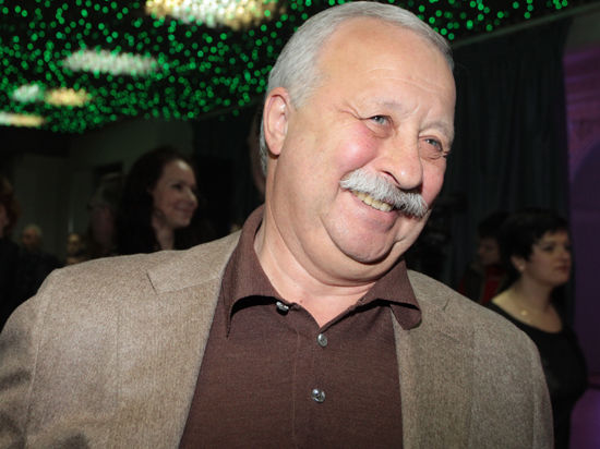 Леонид Якубович поздравил страну с 9 мая в стихах