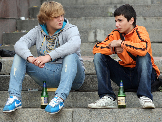 Kimmy repond 2020. комната подростка. трудности подростка. подростки в школе. подросток жил обычной жизнью.