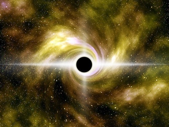 Уфологов испугал таинственный объект, который «выплюнула» черная дыра