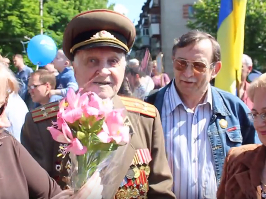 Глава киевской полиции запретил ветеранам надевать ордена в День Победы