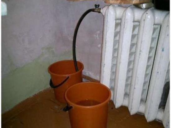 Нужно ли сливать воду из батарей