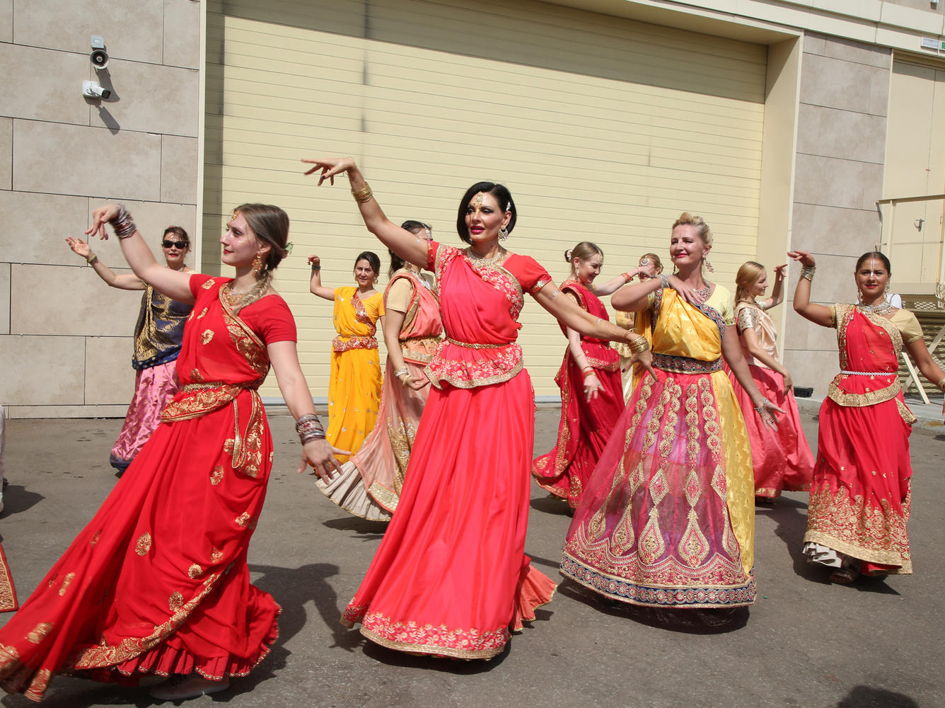 Какой день в индии. Фестиваль Индии в Москве. Фестиваль индийского танца. День Индии. Индийский фестиваль в Москве.