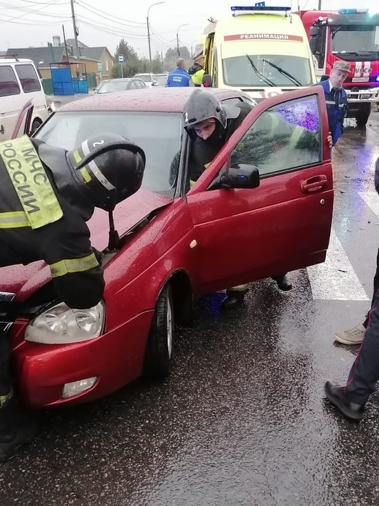 Ястреб в ульяновской области. Орел улица комсомольская дтп. Дтп орел ливны23. Орел дороги. Открытый перелом крыла у птицы.
