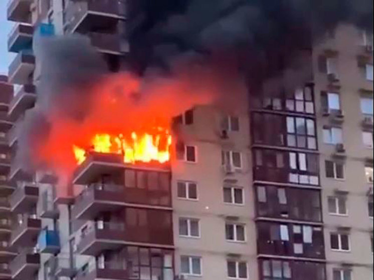 Пожар сетуньский проезд 2005. Киев горит высотка. На одном фото разные пожары. Самый высокий дом в дзержинске. 25 этажный дом.