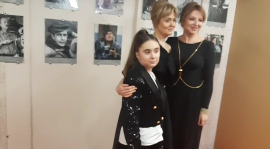 Видео - Общество - Анна Михалкова вывела в свет 10-летнюю дочь: видео