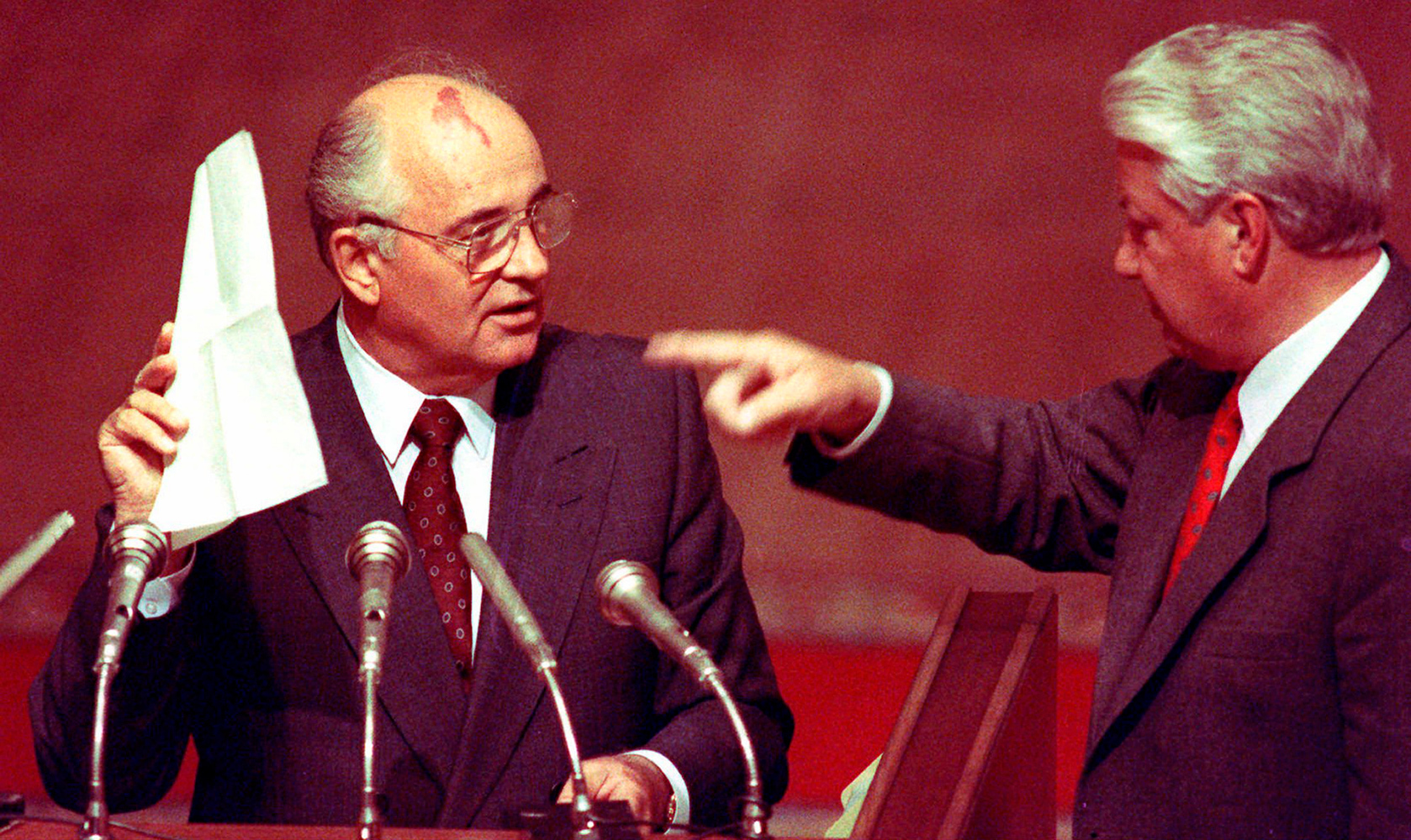 Горбачев 25 декабря 1991. Горбачев и б н ельцин
