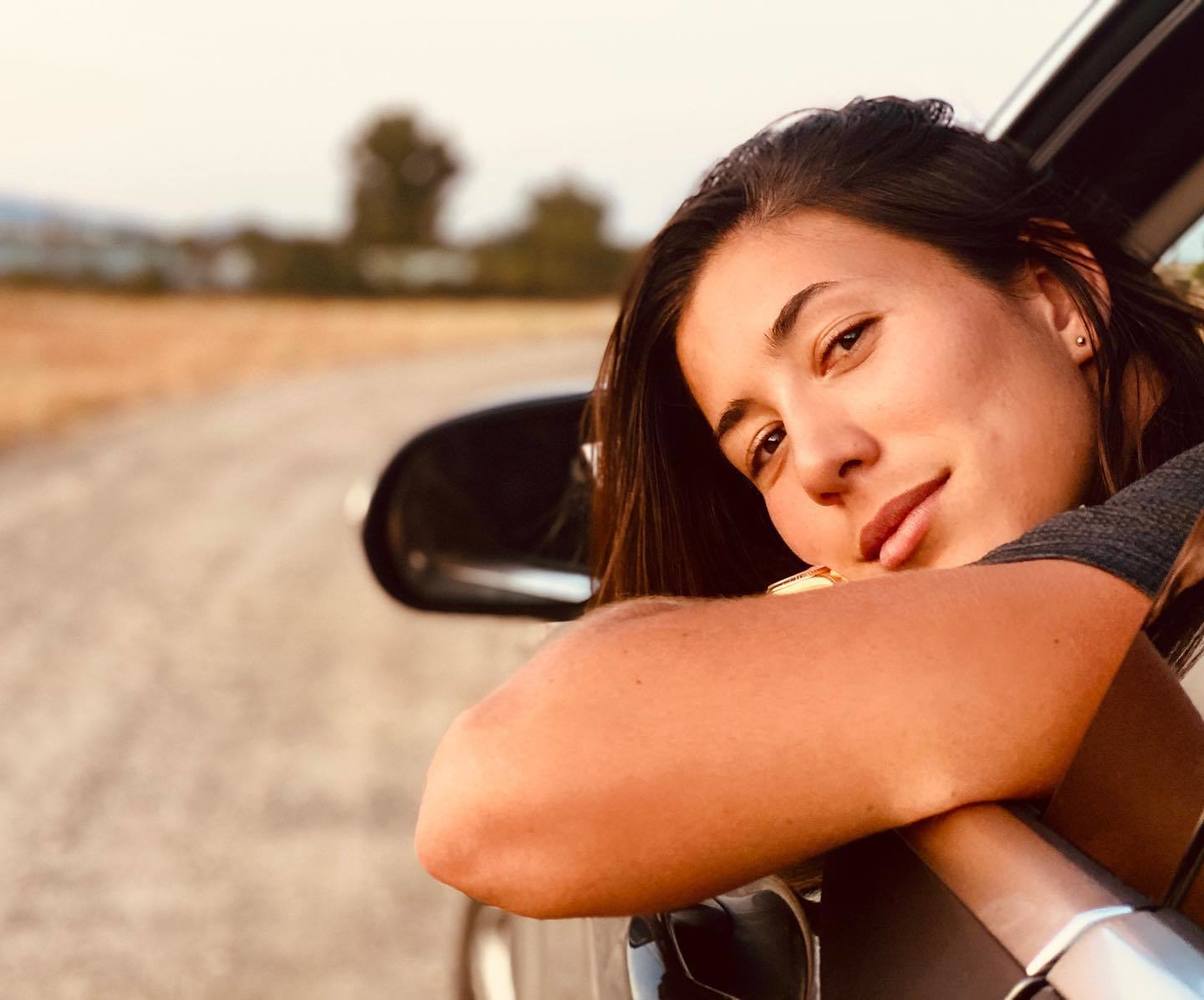 Люди на причале. Мечтать о путешествии. Дорога уходящая вдаль. Мечтай планируй действуй надпись. Poorly drawn lines.