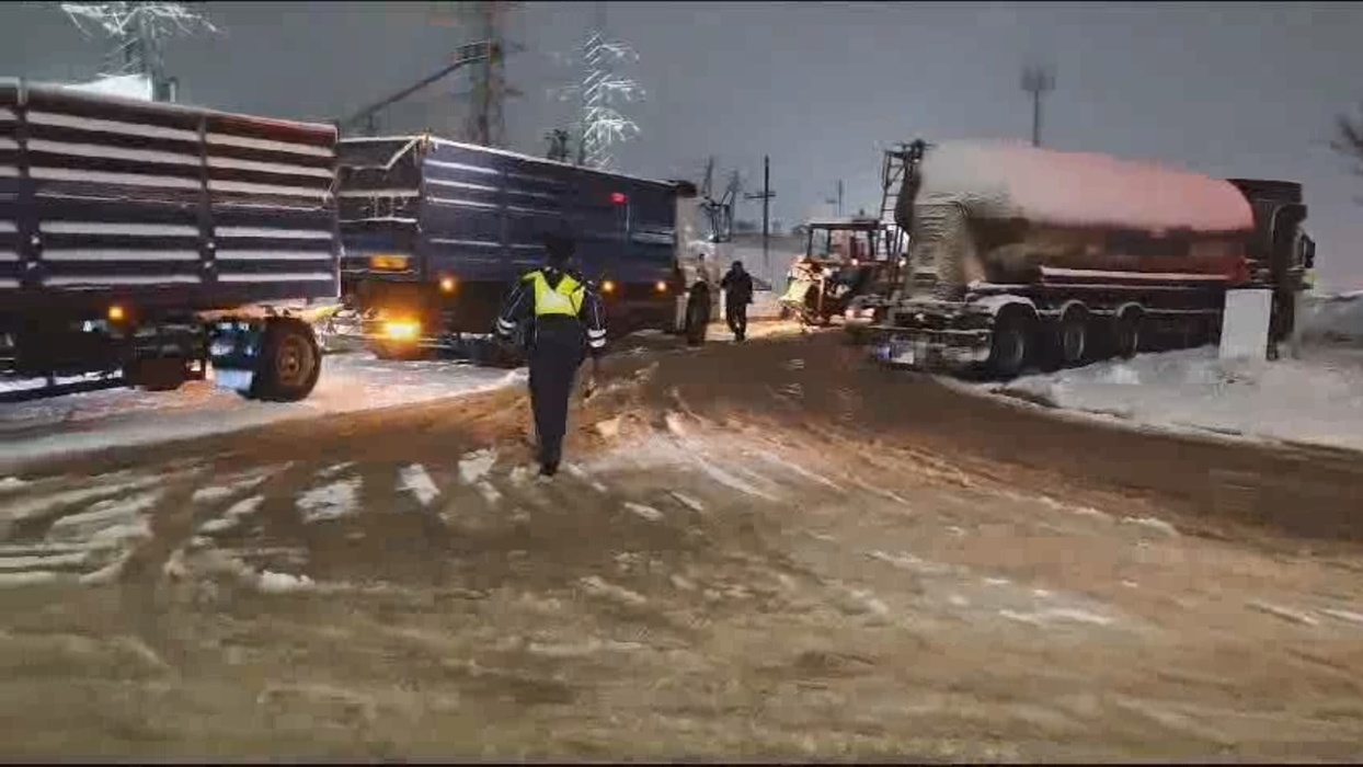 Бясь-кюёль. Лесные пожары в якутии 2021. Последствия пожаров в якутии. Го и чс якутск. Ситуация в якутии.