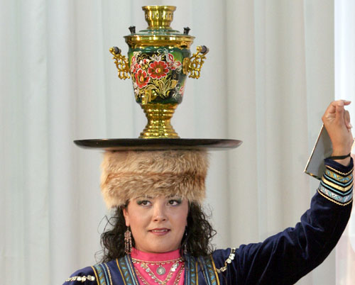 Сотрудницу ППС Абзелиловского района Алию Ахмедьянову наградили за сохранение национальных традиций.