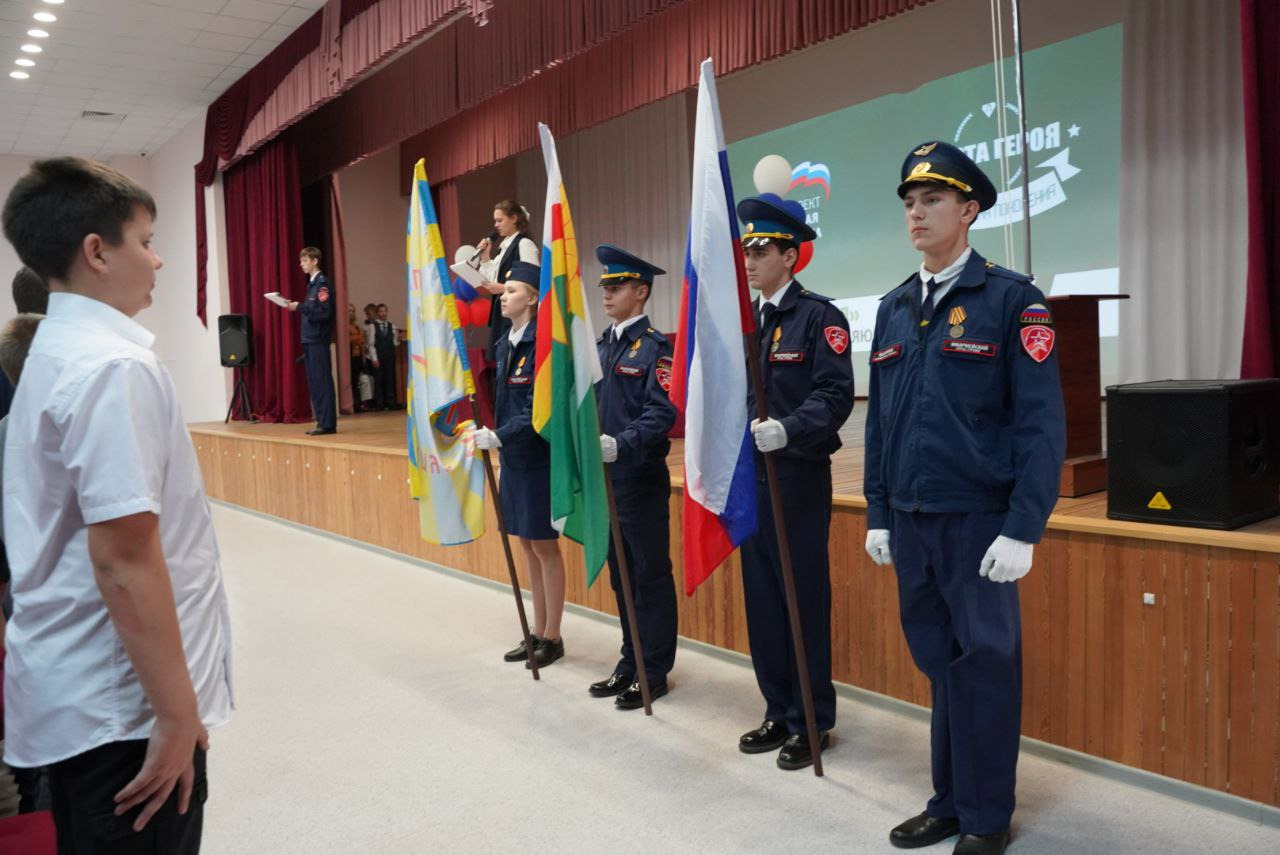 Фото «Память о подвиге наших земляков»: в новосибирской школе появились Парты Героев 3 - Сиб.ФМ Фото «Память о подвиге наших земляков»: в новосибирской школе появились Парты Героев 3