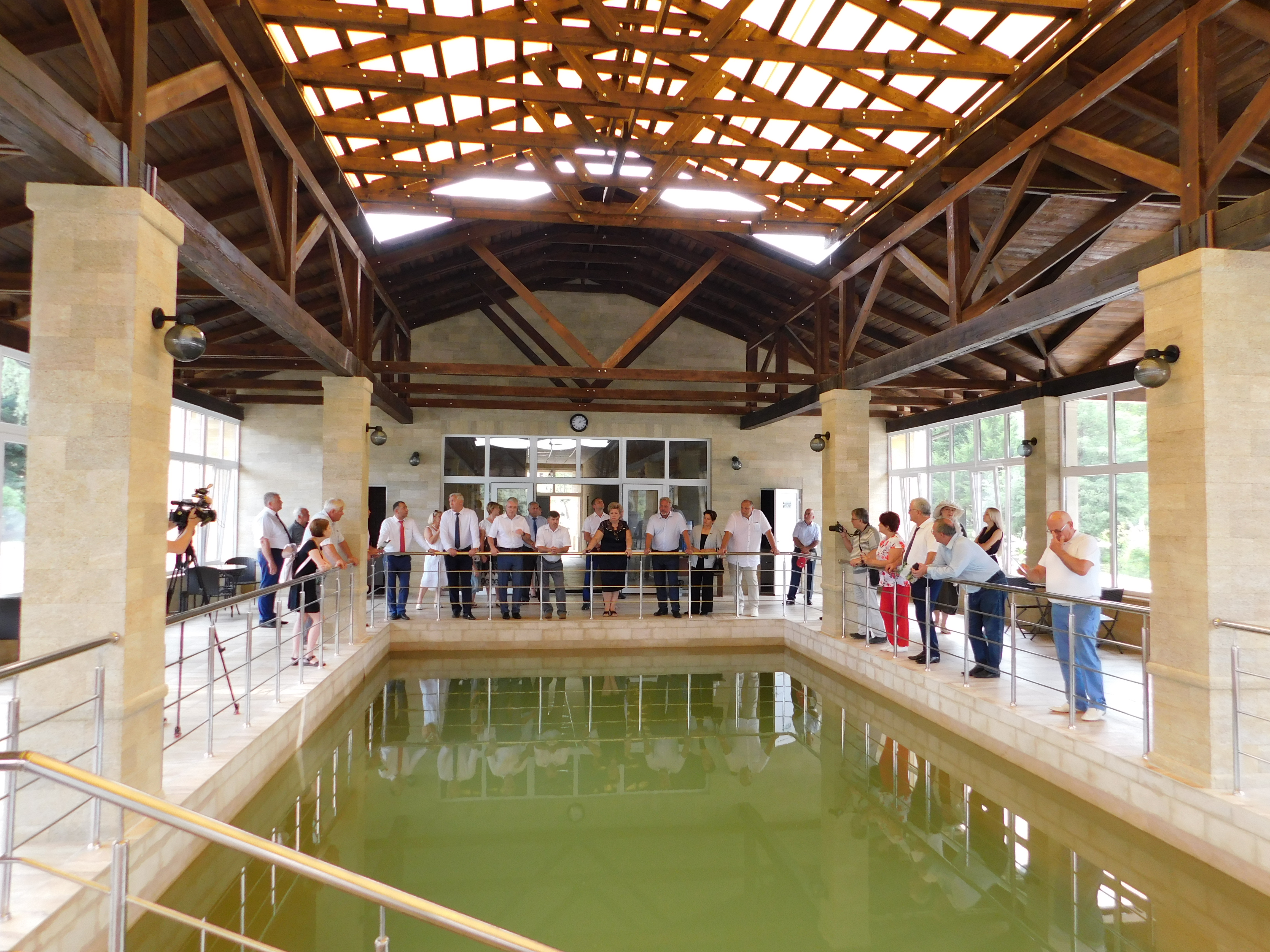 В здравнице Александра Удодова два основных бассейна с термальной водой